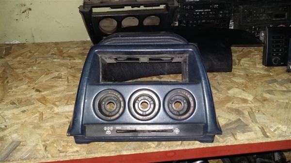 Mercedes 190 Çıkma konsol