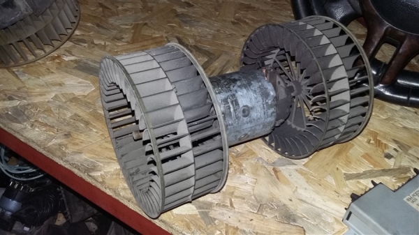 BMW E34 Çıkma kalorifer motoru bmw