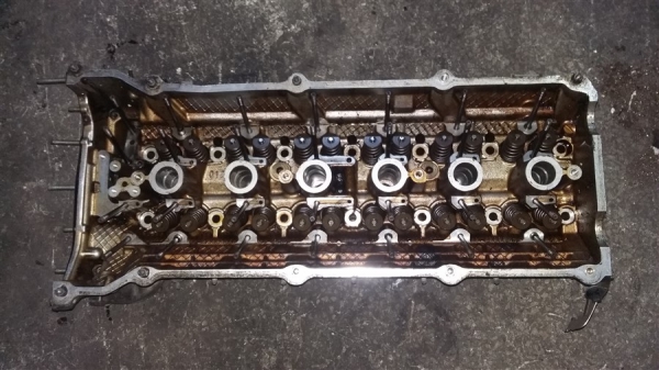 BMW Çıkma çift vanus silindir kapağı