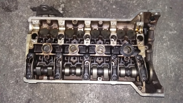 Mercedes E200 Çıkma silindir kapağı