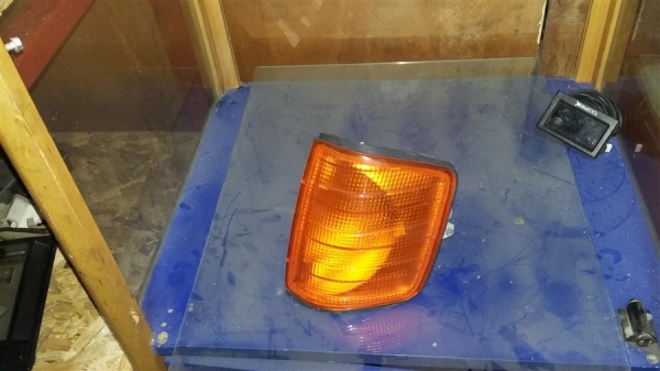 Mercedes 190E Çıkma sinyal lambası