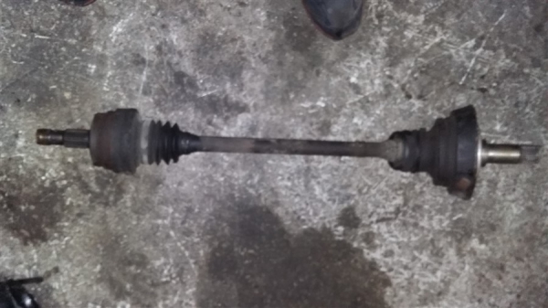 Mercedes 211 Çıkma akis mili