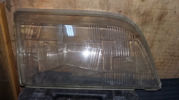 Mercedes 140 Kasa çıkma far camı