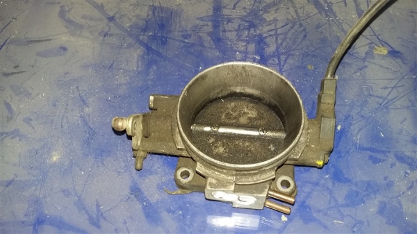 Mercedes 102 Kasa çıkma gaz kelebeği