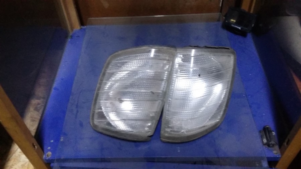 Mercedes 124 Kasa çıkma sinyal lambası
