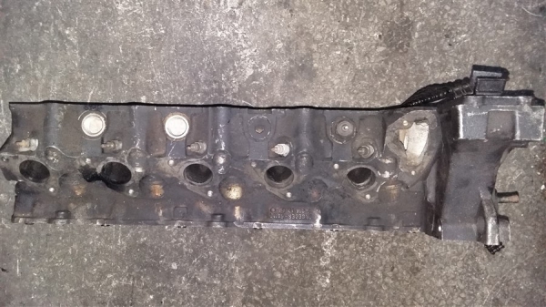 Mercedes 601 Çıkma silindir kapağı