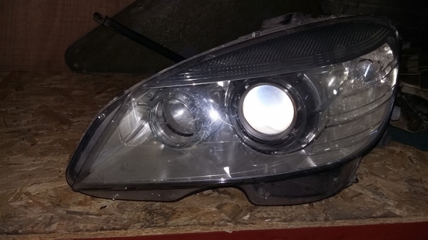 Mercedes C200 Çıkma far