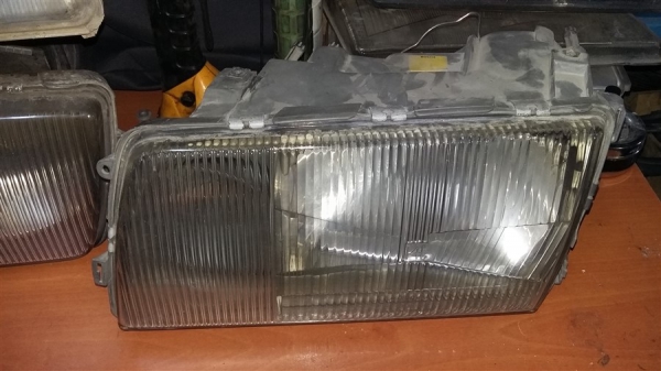 Mercedes 280SE Çıkma Far Mercedes 300SE Çıkma Far Mercedes 500SE Çıkma Far