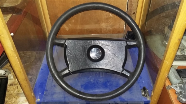 Mercedes 190E çıkma direksiyon simidi