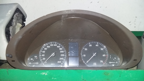 mercedes kilometre saati
