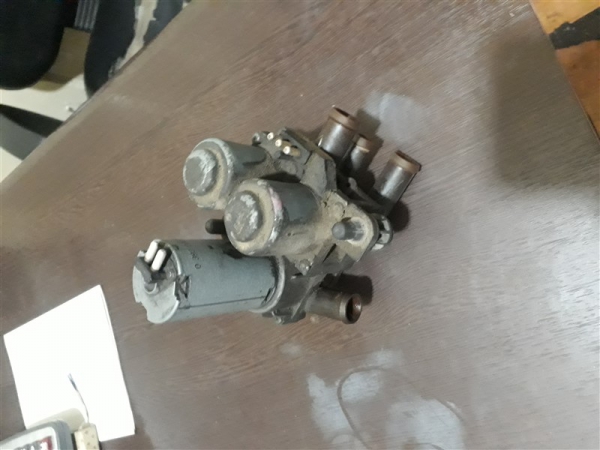 mercedes 140 kasa kalorifer musluğu