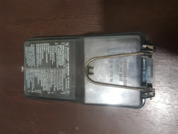 mercedes 190 sigorta kapağı