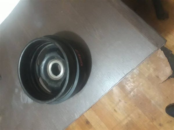 mercedes e200 krank kasnağı