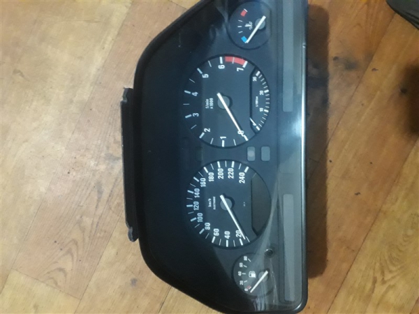 bmw e34 525 kilometre saati