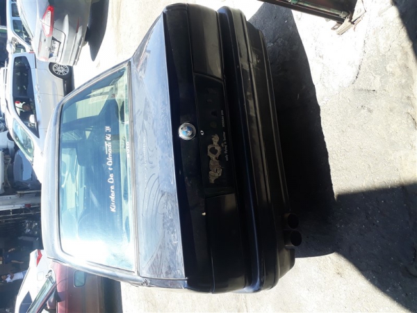 Bmw E30 bagaj kapağı