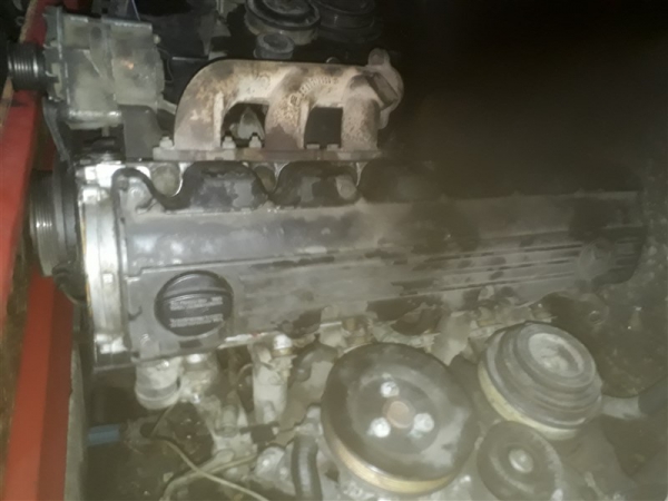mercedes 260 silindir kapağı