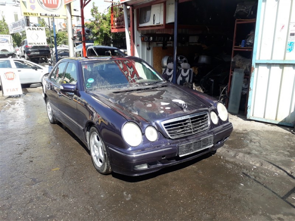 mercedes 210 kasa e200 çıkma sağ kapı
