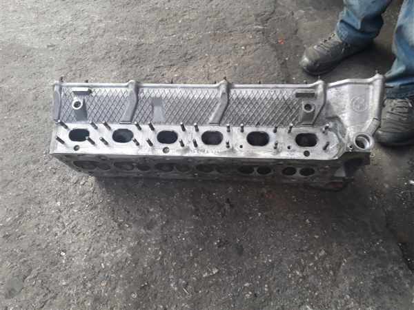 bmw 528 silindir kapağı