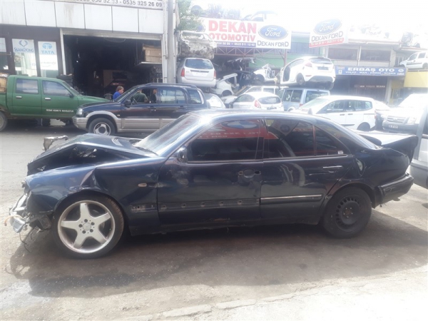 Mercedes E200 Çıkma parçaları