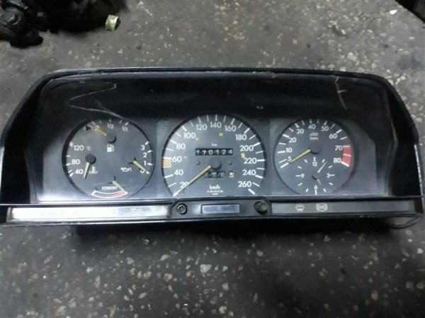 mercedes 190amg kilometre saati