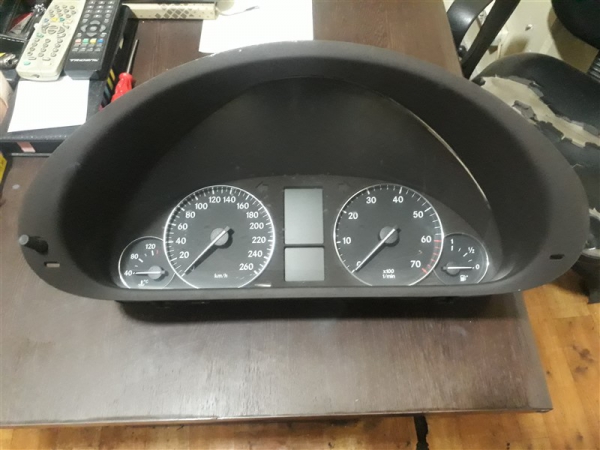 mercedes c200 km saati